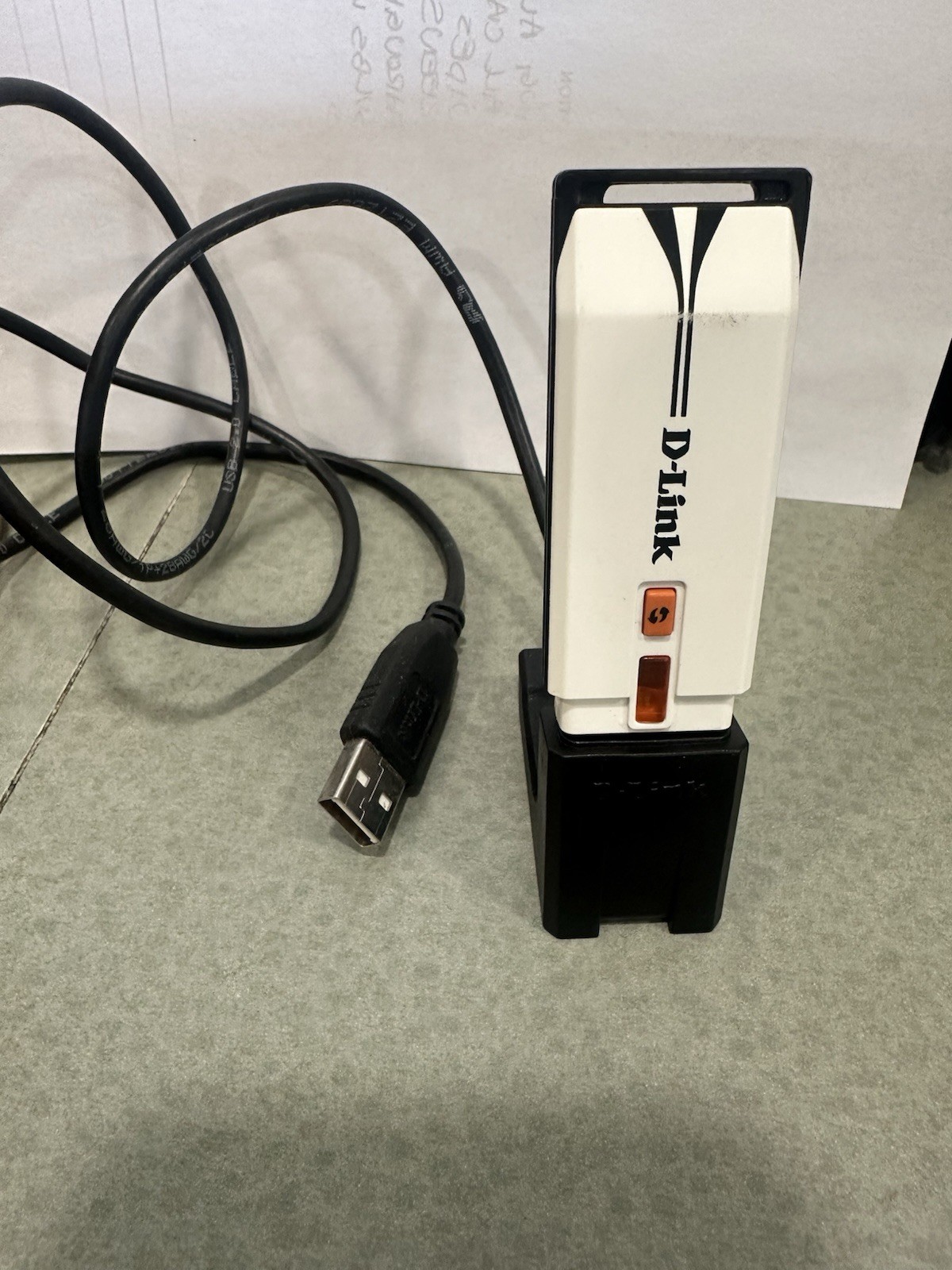 D-Link DWA-160 Xtreme N Dual Band Wireless USB Network Adapter N+300