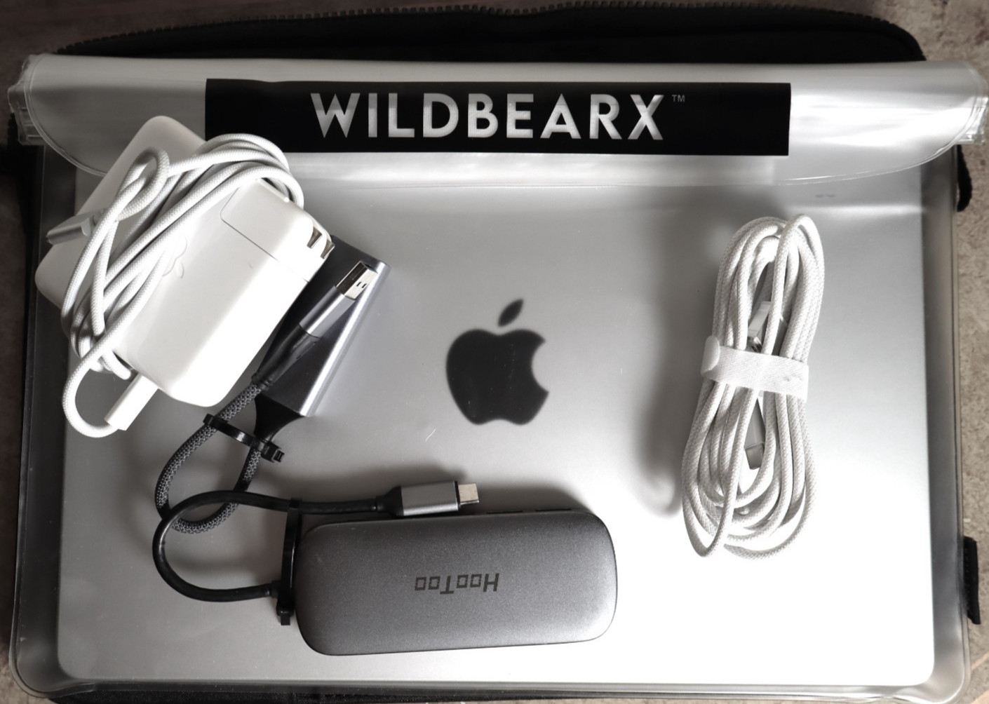 14" Apple MacBook Pro M1 Max 10C/32C 64GB RAM 2TB SSD + 7 EXTRA ITEMS AppleCare+