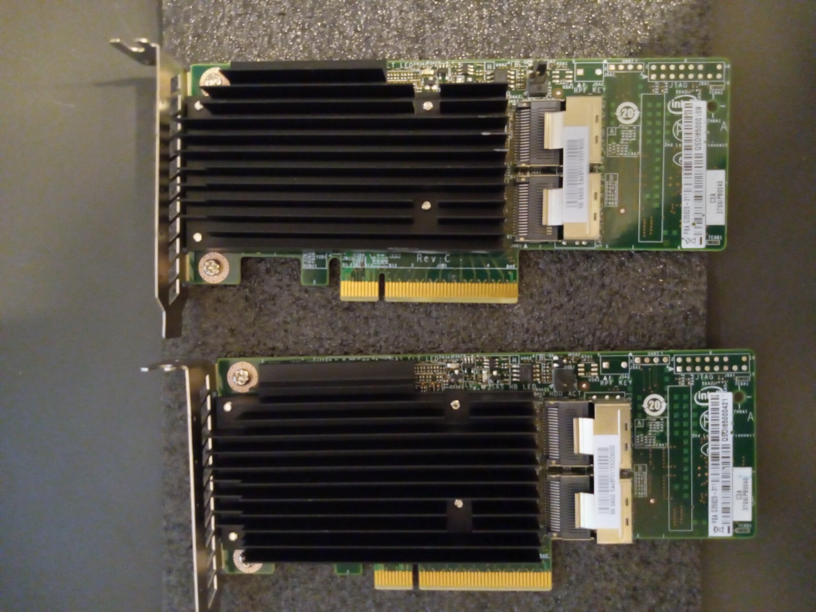 lot of 2 Intel PBA G35828-311 PCi-E Raid Controller Card