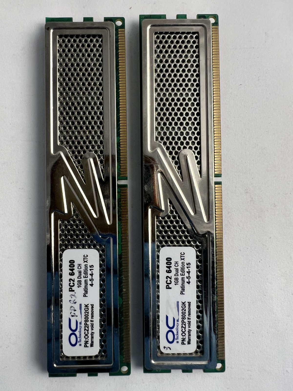 OCZ Platinum Edition XTC 2GB (2x1GB) DDR2 PC2 6400 OCZ2P8002GK - 4-5-4-15CL 2.1V