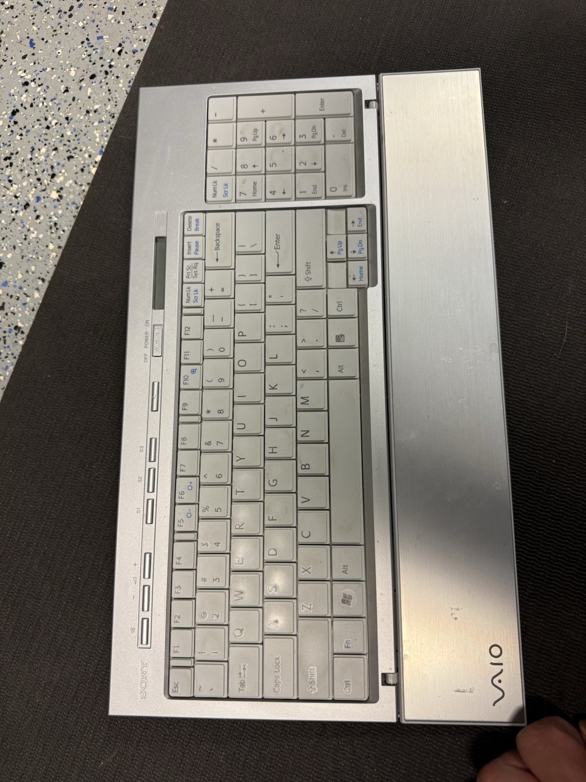 Sony Vaio VGP-WKB5US Wireless Keyboard 15x6”
