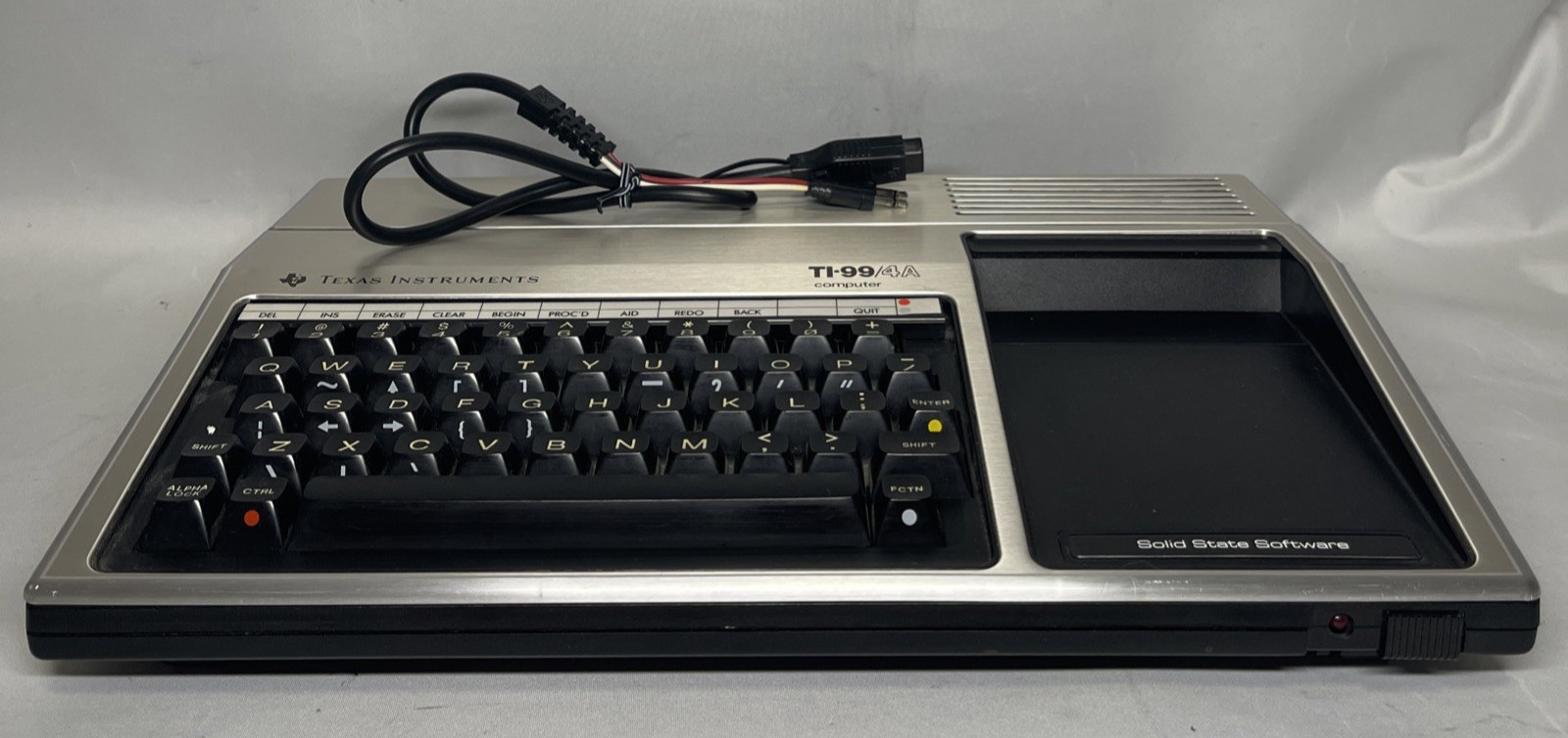 🔥REAR VTG SS Texas Instruments TI99 /4a Home Computer +  Cables / No Power Cord