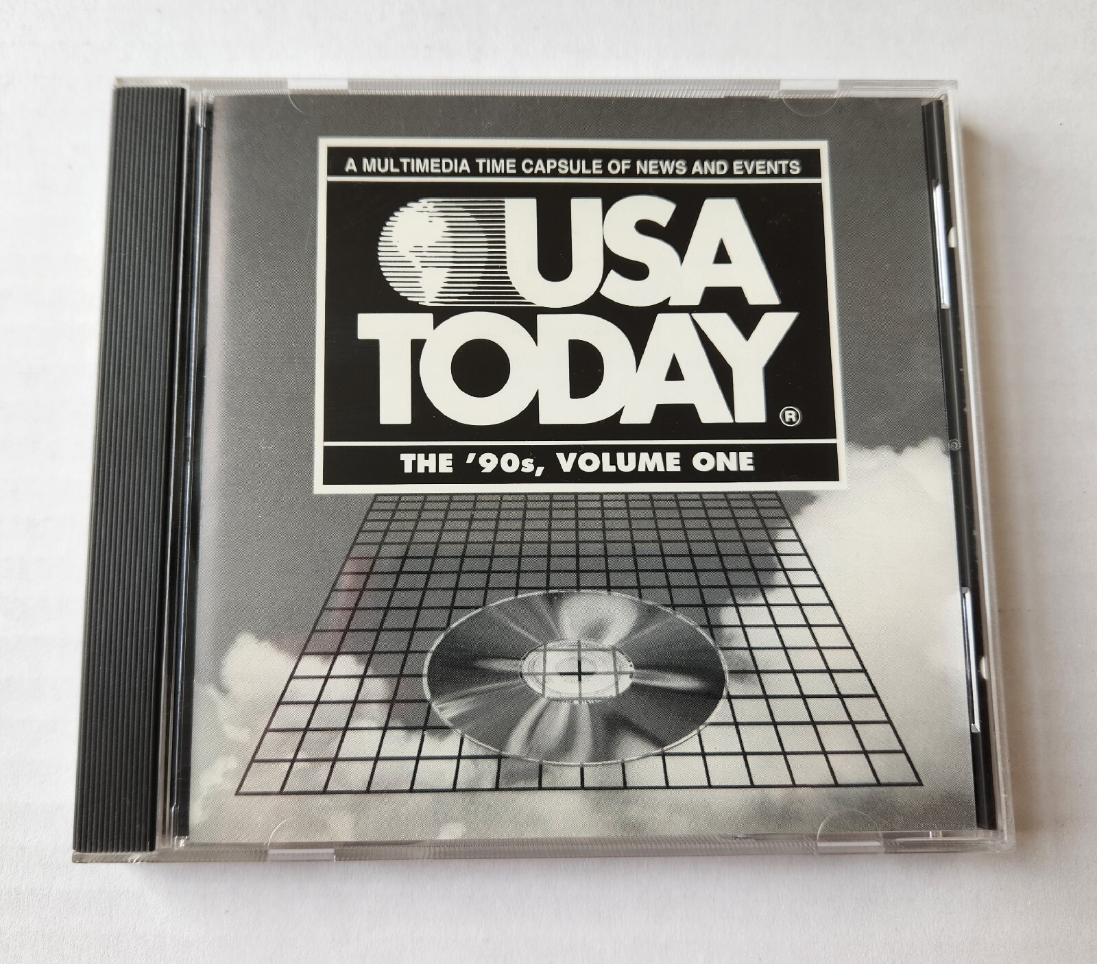 USA Today -  The '90s Volume 1 -CD ROM. A Multimedia Time Capsule Of News/Events