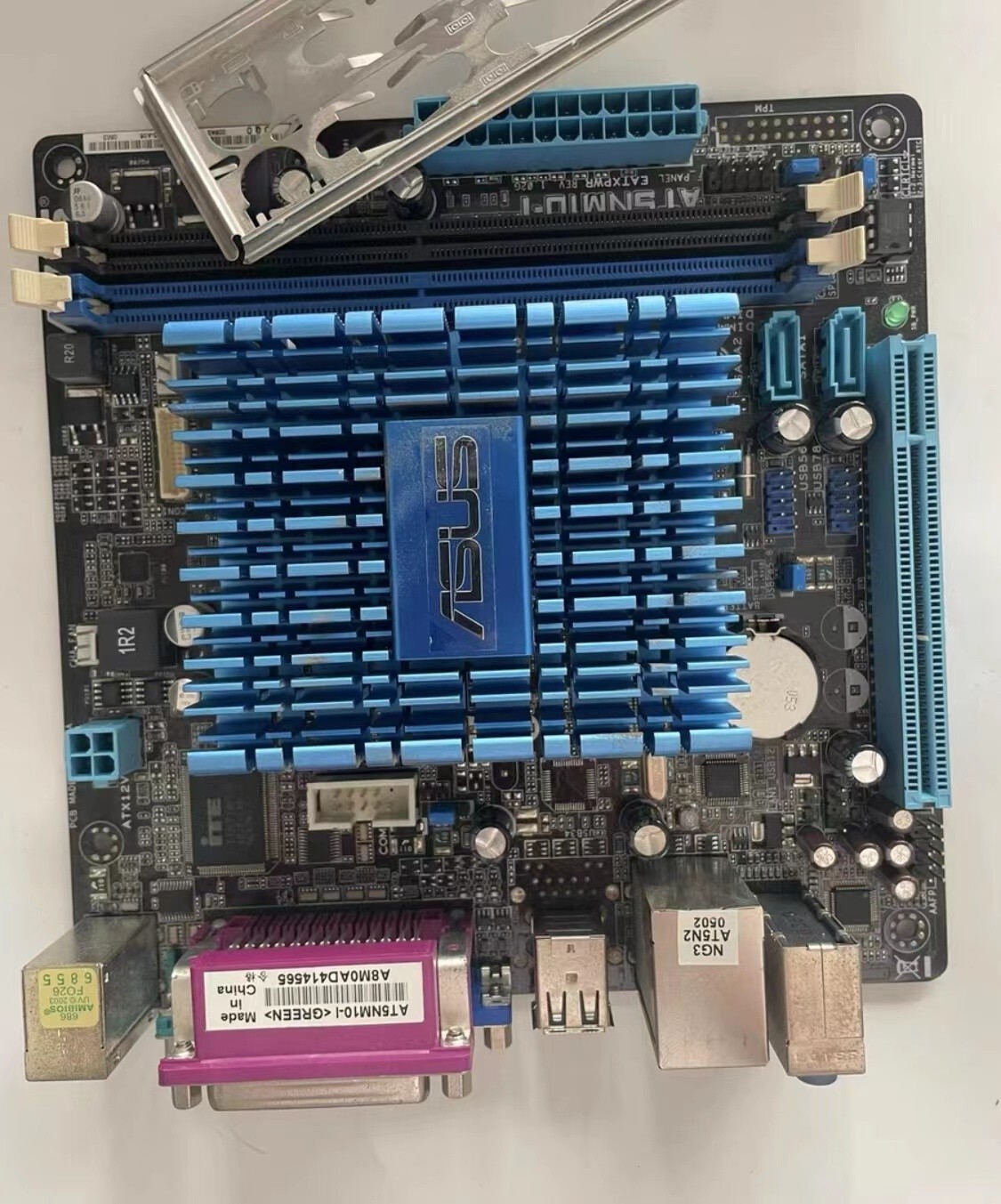 ASUS AT5NM10-I Motherboard Mini-ITX Intel Atom D525 1.80GHz CPU