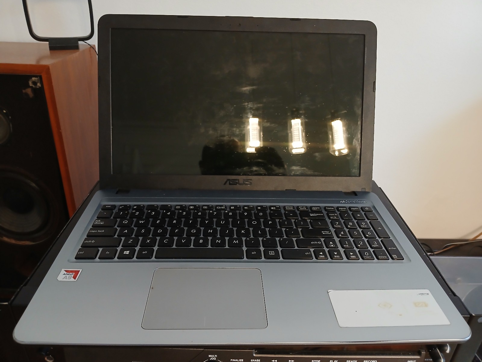 ASUS X540B - Please see pictures for full details