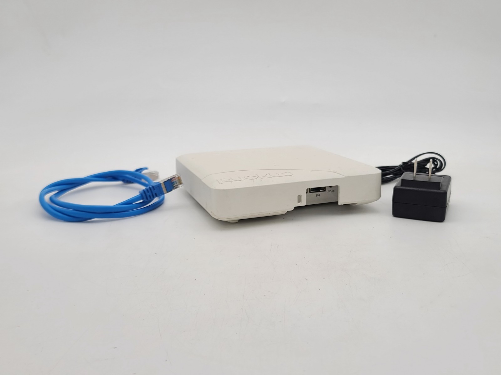 RUCKUS ZONEFLEX R500 DUAL-BAND WIRELESS ACCESS POINT 867 MBPS GIGABIT W ADAPTER