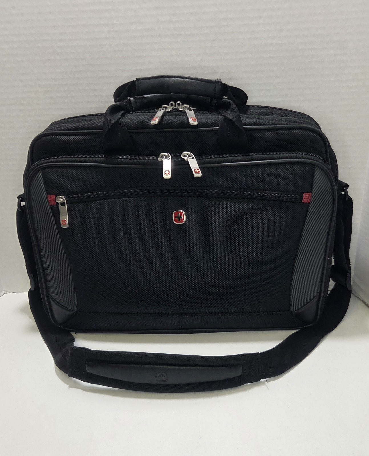 WENGER Black Mainframe 15.6" Laptop Case Used