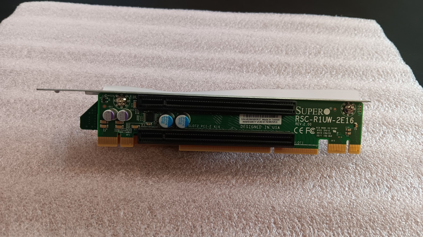 Supermicro RSC-R1UW-2E16/RSC-R1UW-E8R 1U WIO / PCI-Express x16/x8 Riser Cards
