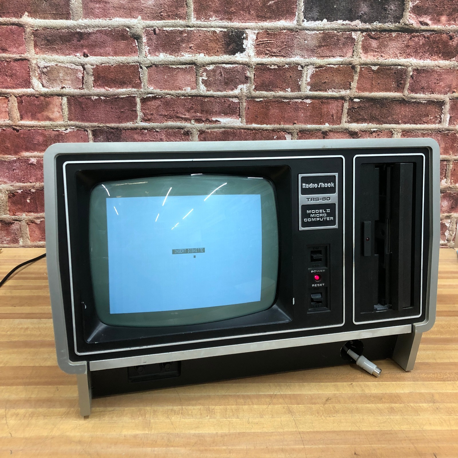 Radio Shack TRS-80 Model II Microcomputer 26-4002 Computer (WORKS)