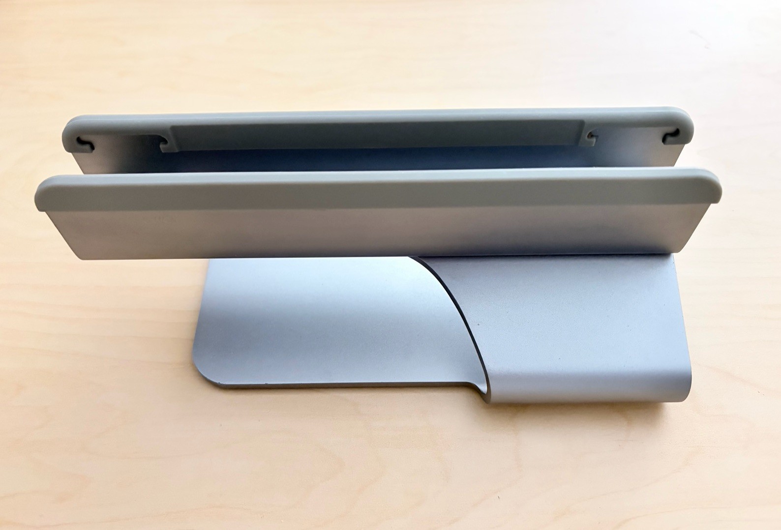Rain Design mTower 10037 Vertical Stand Silver for MacBook Pro/Air STAND ONLY