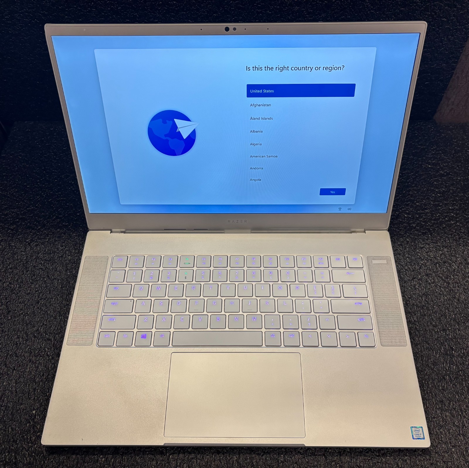 Razer Blade 15.6" RZ09-0301 i7-9750H | 2.60GHz | 512GB | 16GB | RTX 2070 | W11H