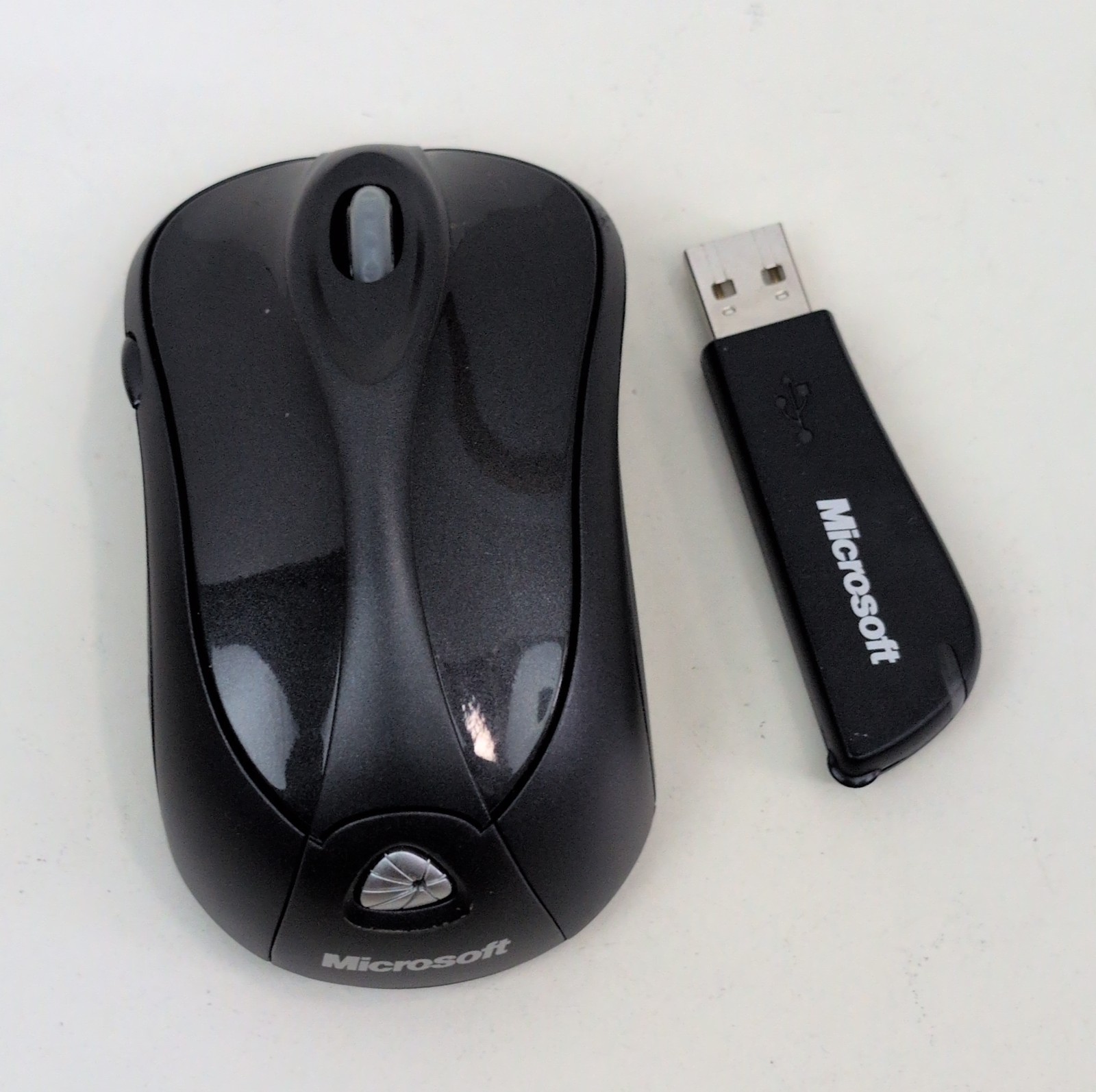 Microsoft Wireless Laser Mouse 6000 Model 1054 USB Receiver Black Vintage 2005