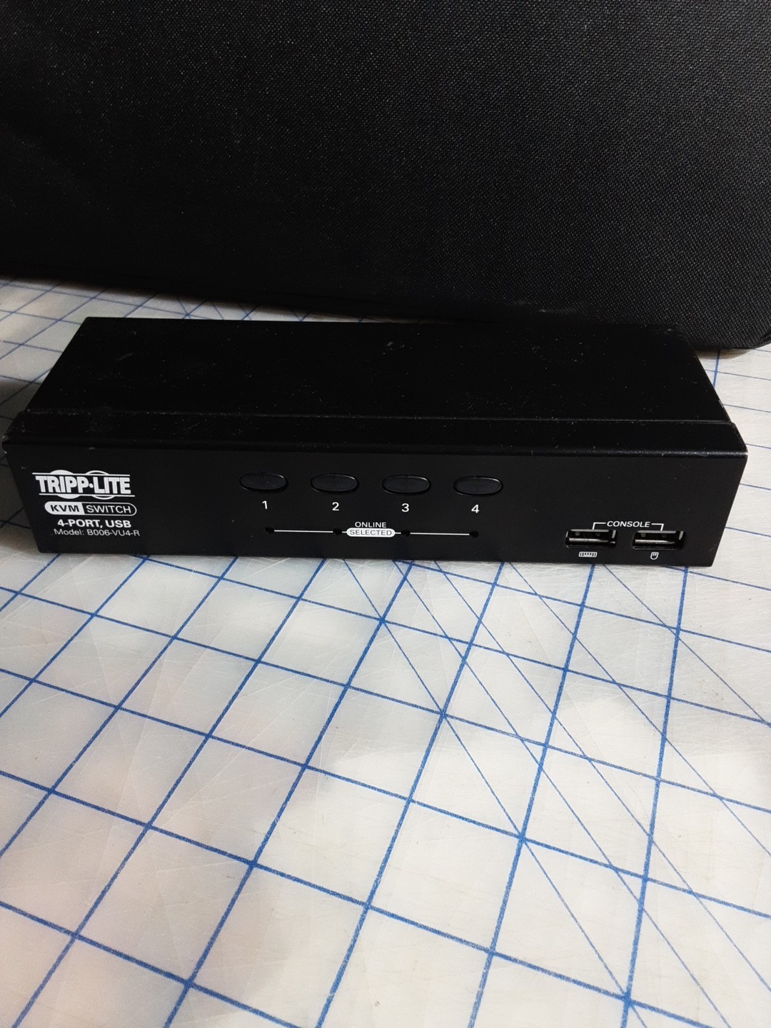 Tripp Lite 4-Port KVM Switch - Desktop [ B006-VU4-R ] No Power Supply