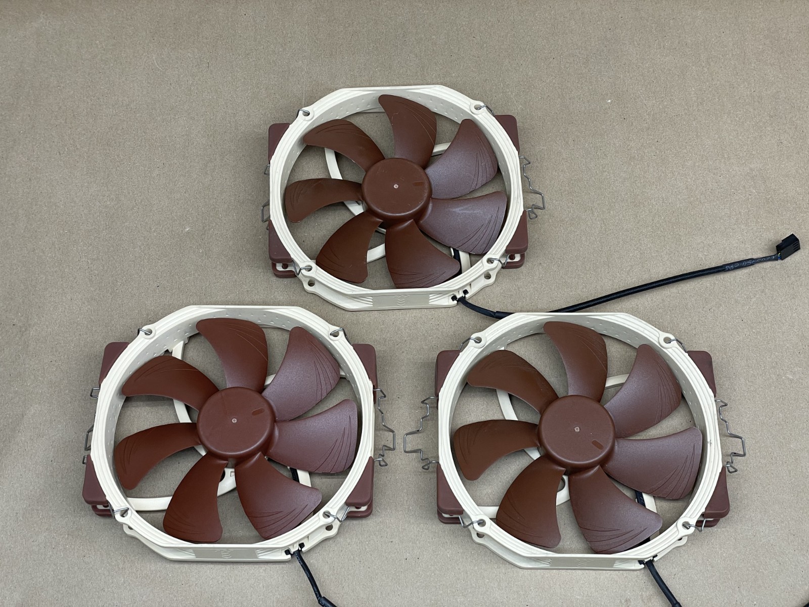 Lot of 3 Noctua NF-A15 PWM 140mm + (NA-YC1 Y-cable And Heatsink Brackets)