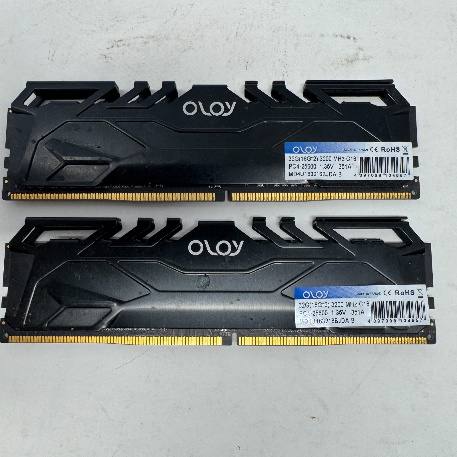 OLOY - 32GB (2 x 16GB) 288-Pin SDRAM DDR4 3200 (PC4 25600) Desktop Memory