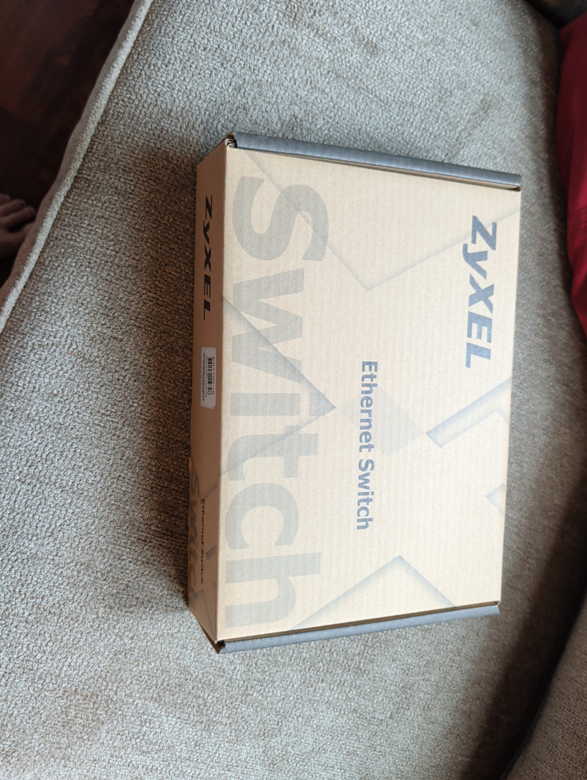 ZyXEL  (ES1100-16) 16-Ports Rack-Mountable Ethernet Switch