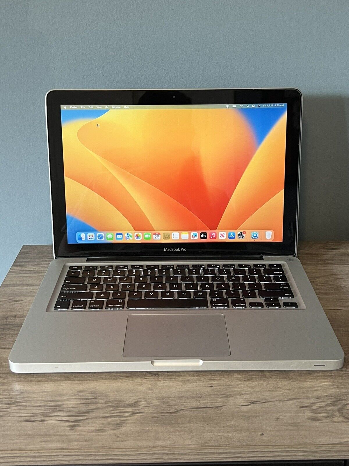 MacBook Pro 13” | Intel i5 2.4 GHz | 256 GB SSD | 8 GB RAM | Ventura | 85