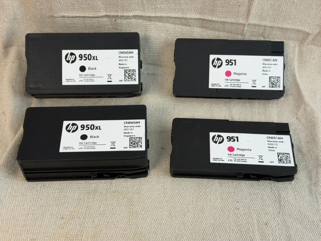 HP 950XL 951 Ink Cartridges Lot of 4 Used Black & Magenta — Contains Ink