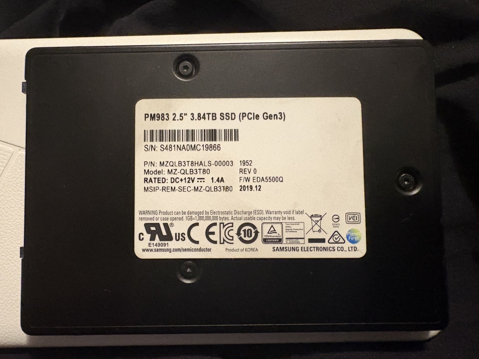 Samsung PM983 3.84TB,NVME, 2.5" Internal SSD (MZ-QLB3T80)