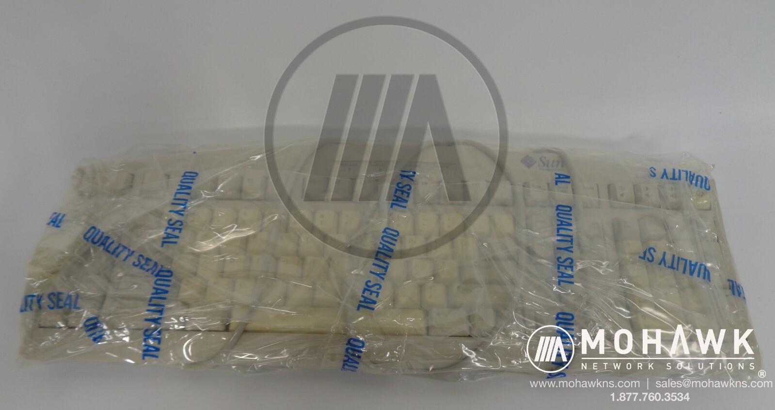 Sun MicroSystems 320-1272-01 KeyBoard Type 6 2M Cable Mini Din US/UNIX