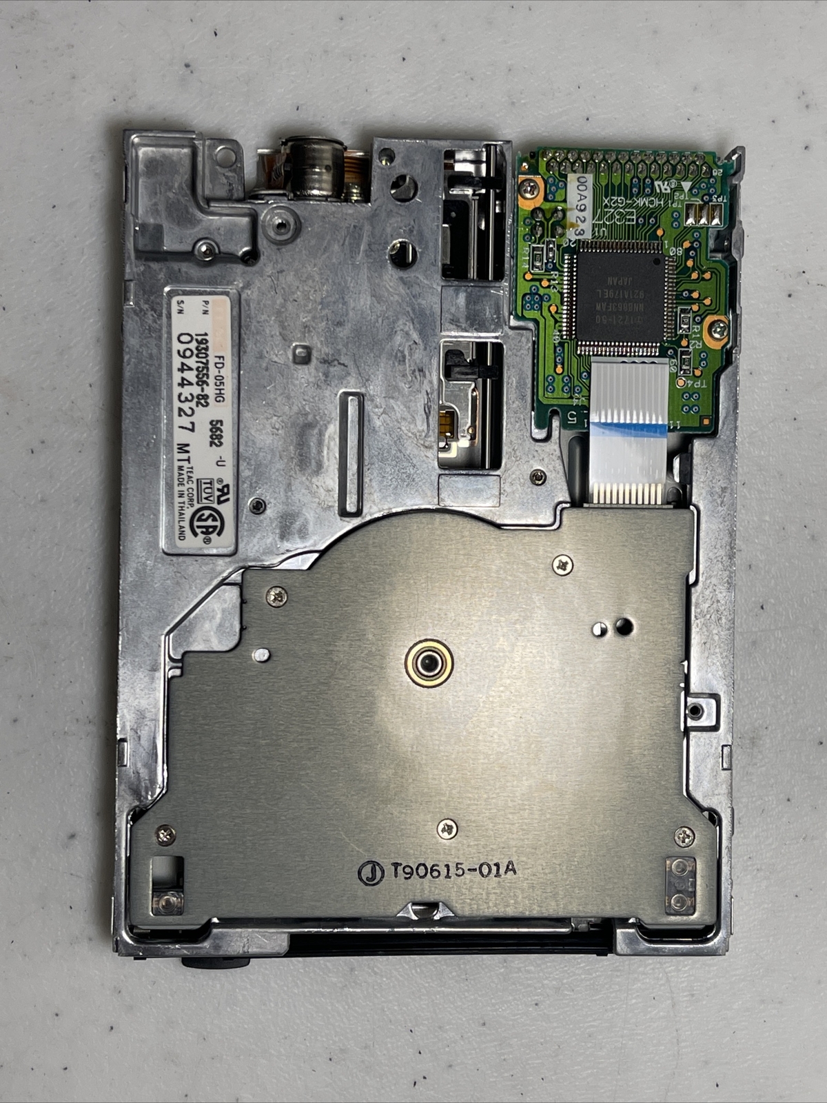 TEAC FD-05HG 5682-U Floppy Drive 3.5" 1.44MB No Bezel Black P/N 19307556-82
