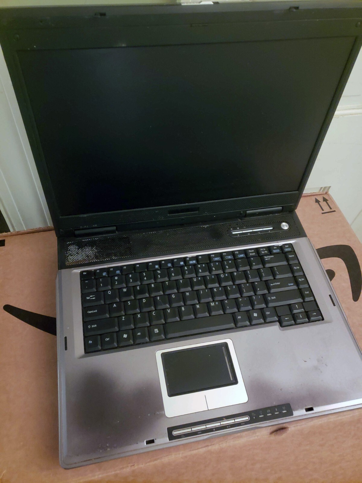 Asus Z8100 Z81SP Rare LGA775 Pentium 4 2.8ghz 6800Ultra Gaming PC Turns On AS-IS