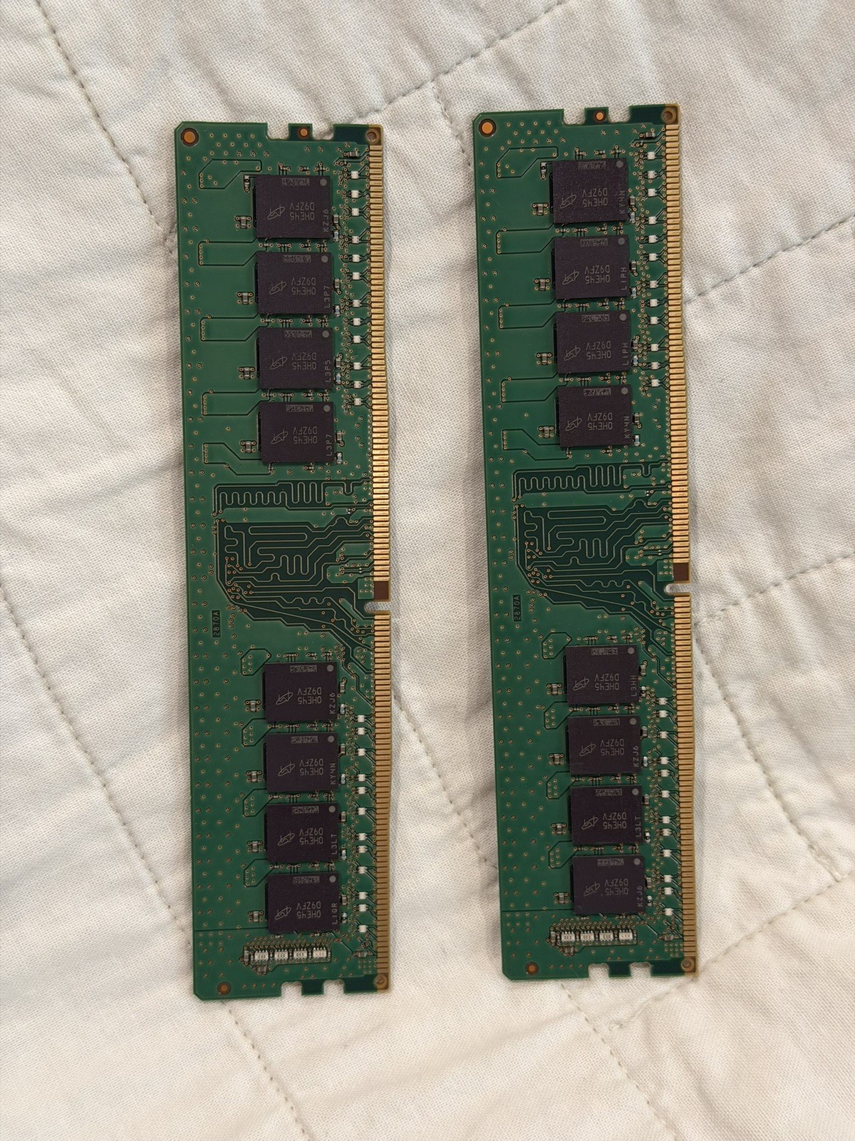 Micron 64GB 2x32GB DDR4-3200 PC4-3200AA 2Rx8 UDIMM MTA16ATF4G64AZ-3G2E1