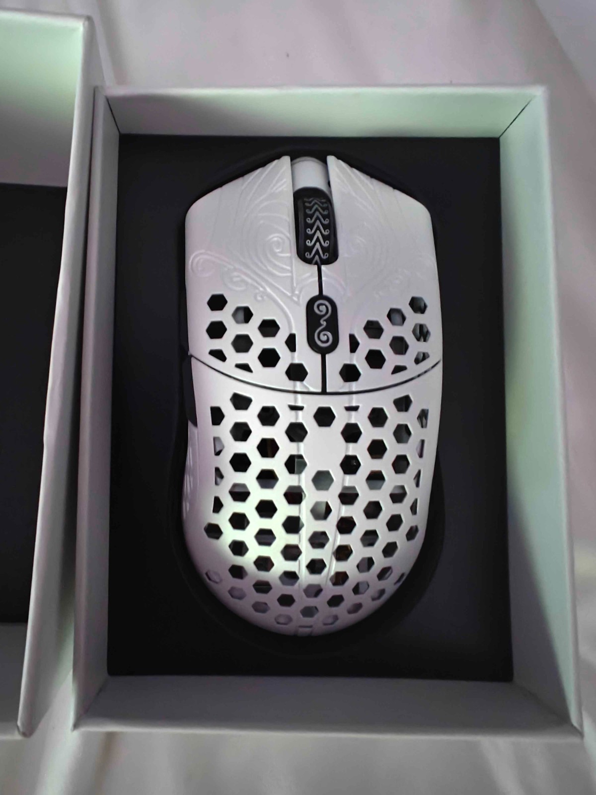 Finalmouse Starlight 12 PEGASUS MEDIUM Final Con Limited edition. Omron Switches