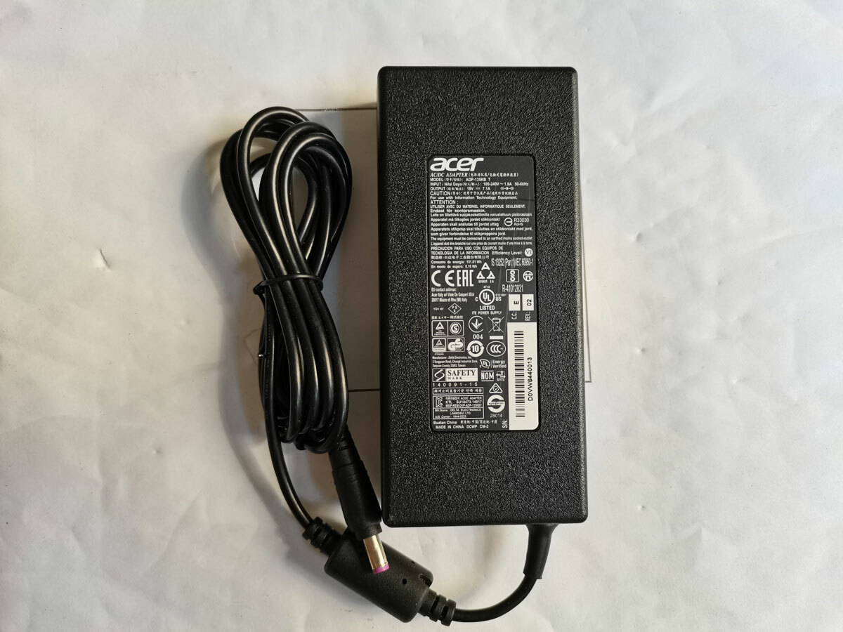 For Acer Aspire VX 15 VX5-591G VX5-591G-71F7 135W 19V7.1A ADP-135KBT Genuine NEW