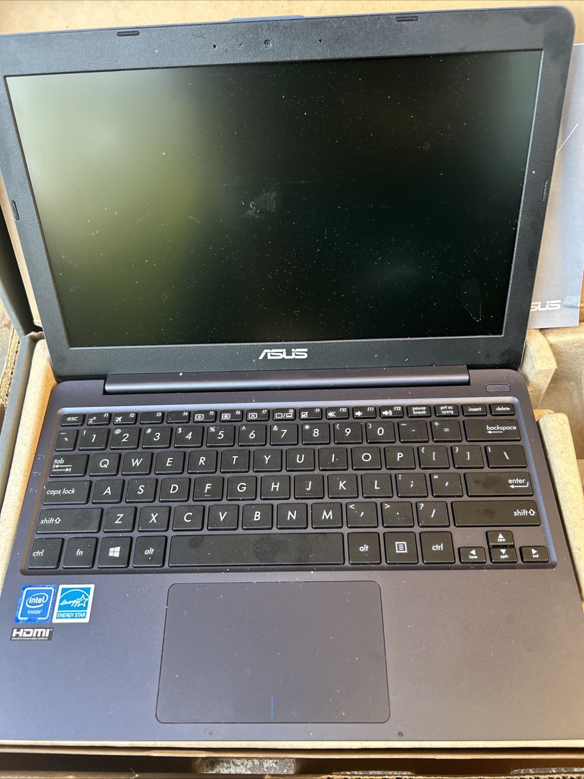 ASUS E203M Laptop, unkown condition needs charger never checked