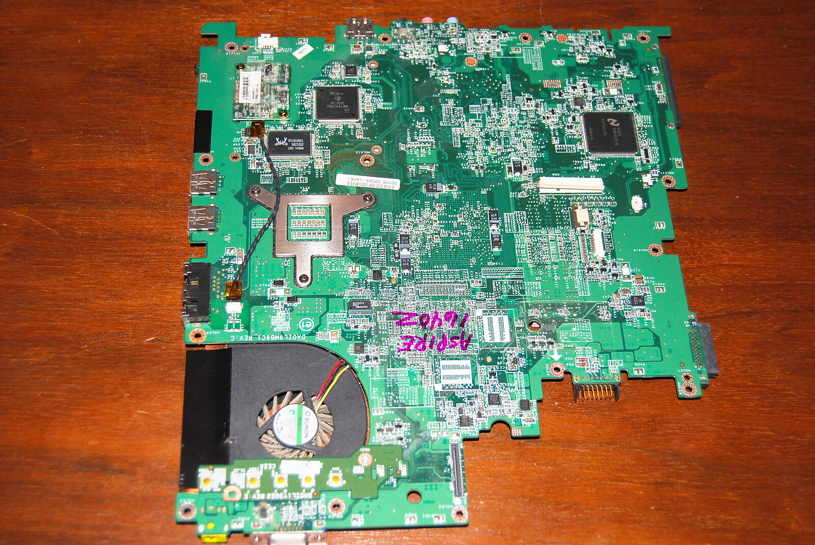 ACER Aspire 1640Z motherboard with M740 processor and 1Gb ram