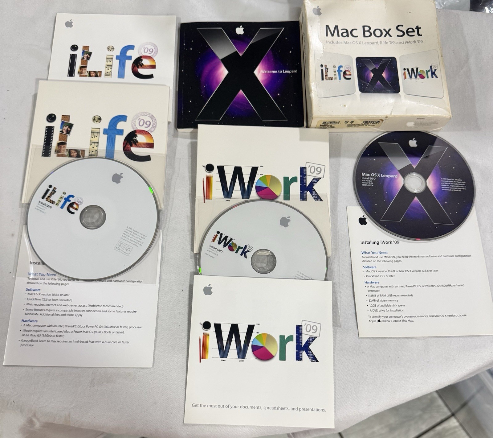 Vintage Apple Mac Box Set – Mac OS X Leopard, iLife 