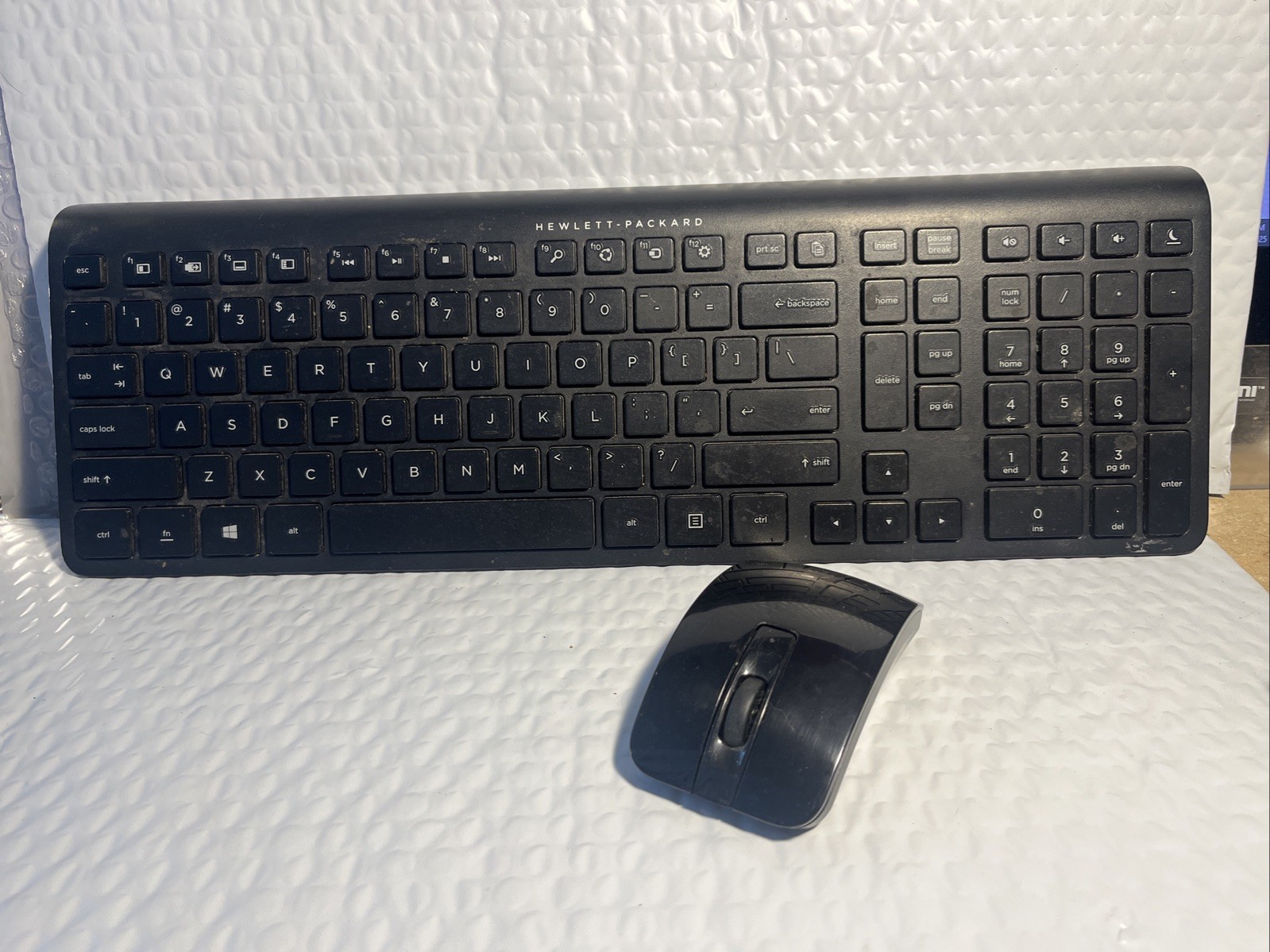 Hewlett Packard HP SK-2061 Wireless Keyboard /Mouse Black Slim -No Receiver-