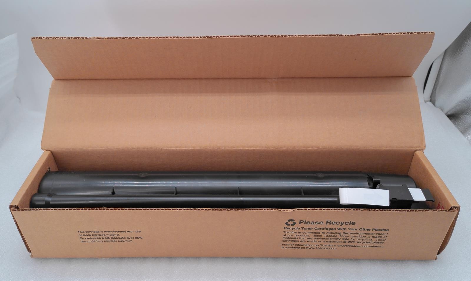 NEW-OPEN GENUINE TOSHIBA T-FC210U-M MAGENTA TONER CARTRIDGE
