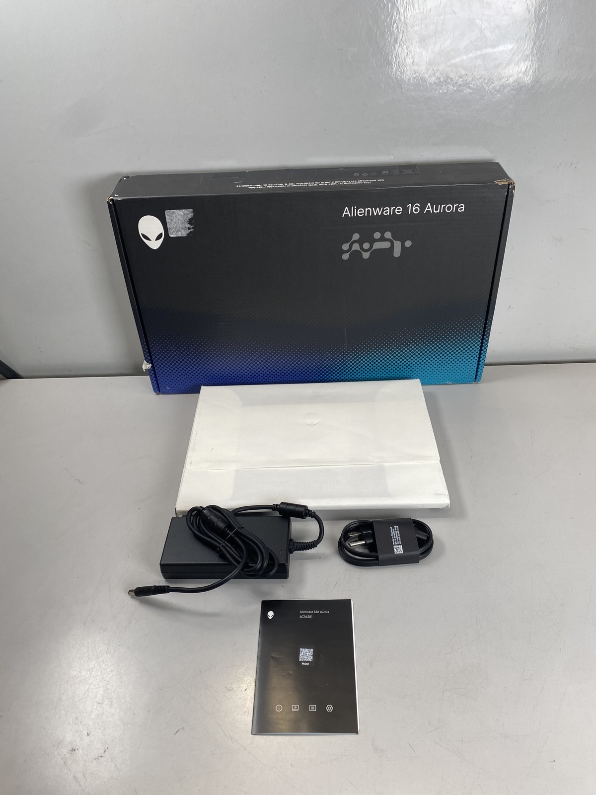 Dell Laptop Alienware 16X AC16251 16" Intel Core Ultra 7 255HX 1TB RTX 5060
