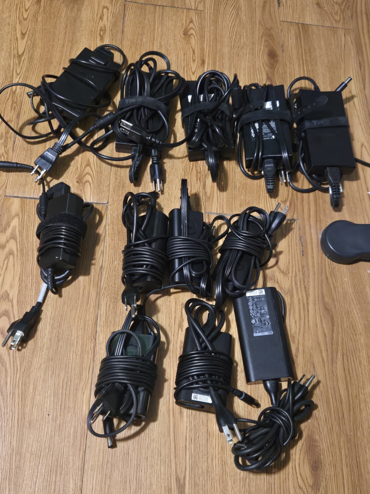 Lot Of (12) Genuine Dell AC Adapter 65W,90W,130W  All Tested And Working