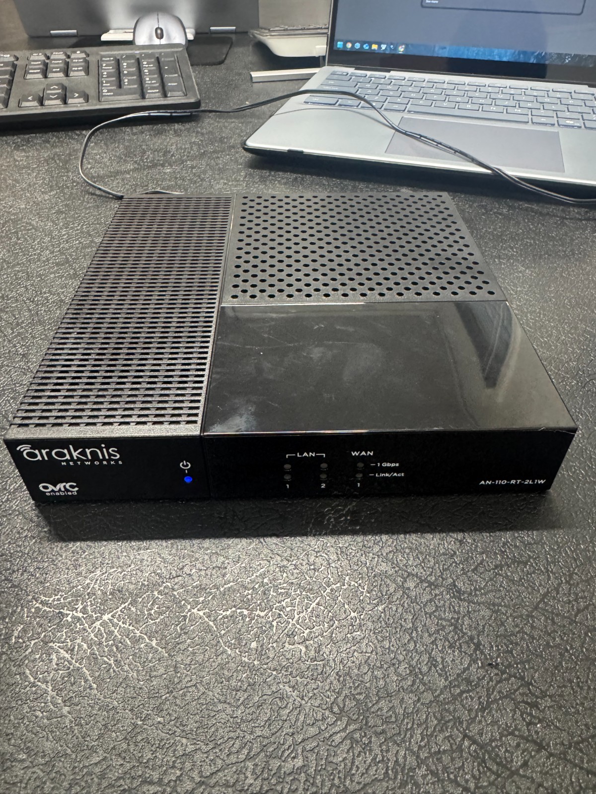 Araknis 110 Series Single-WAN Gigabit VPN Router AN-110-RT-2L1W w/ AC Adapter