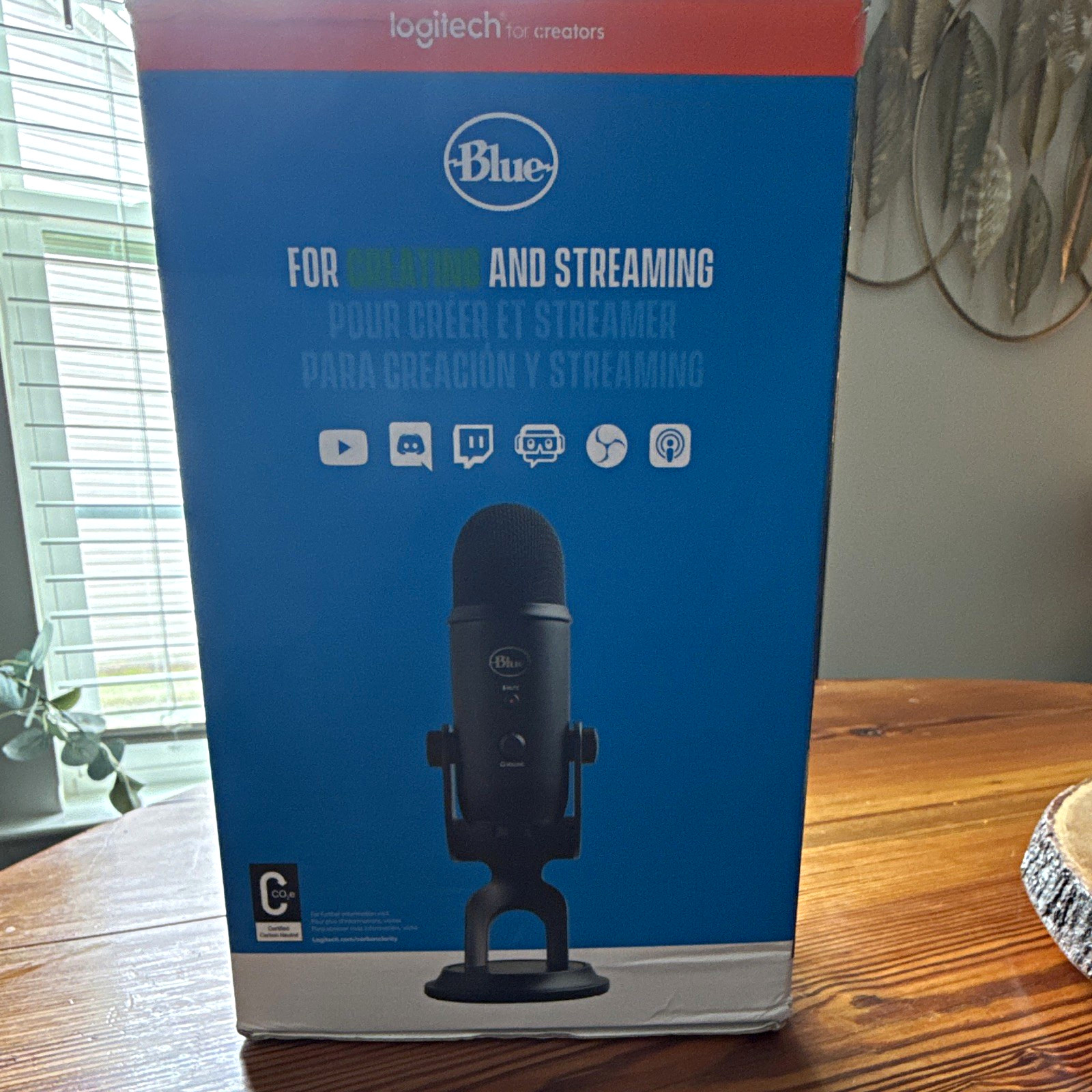 Blue Blue Yeti USB Microphone, Black Freestanding for Recording & Streaming