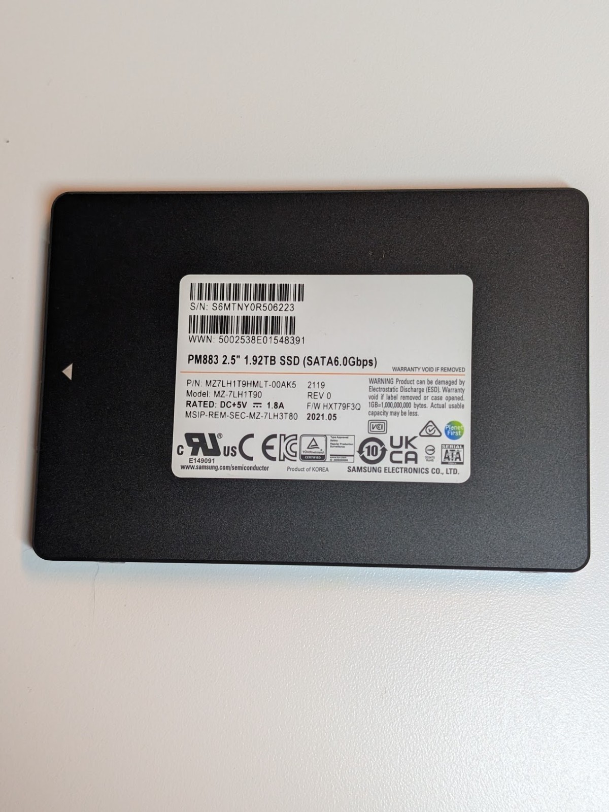 Samsung PM883 1.92TB 2.5 inch SATA 6Gb/s Enterprise SSD MZ7LH1T9HMLT