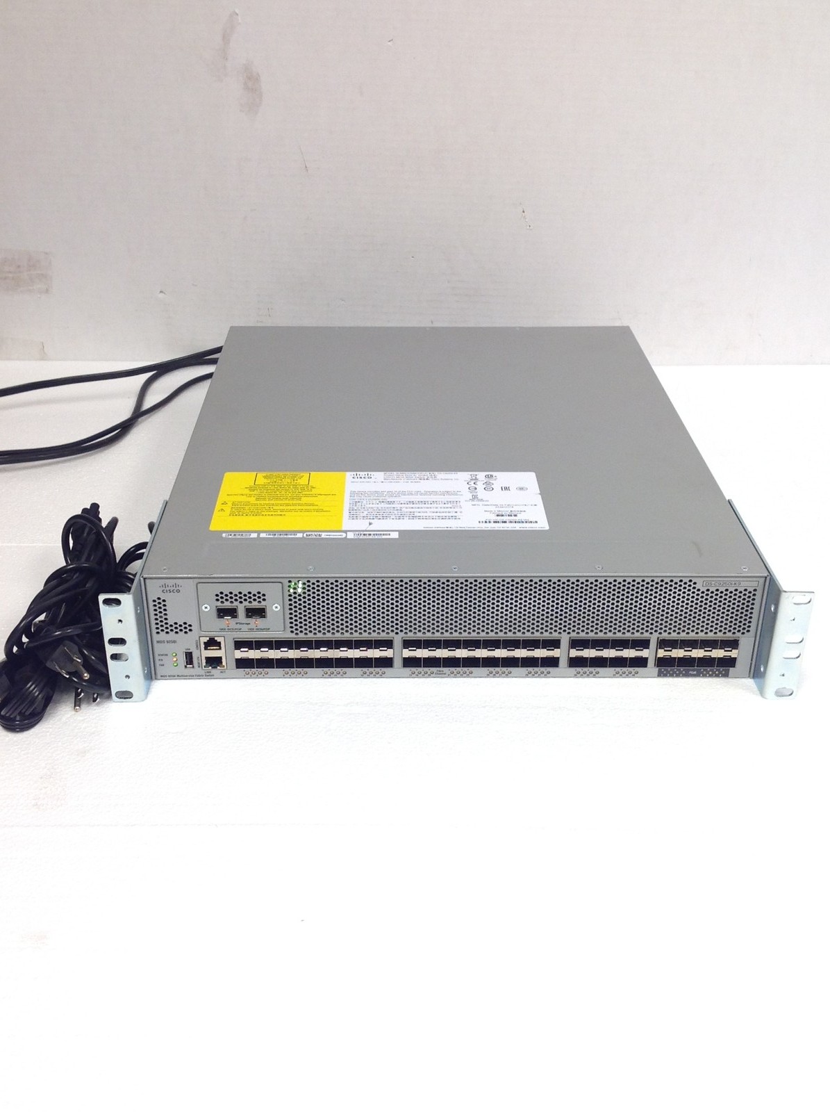 Cisco DS-C9250I-K9 Multiservice Fabric Switch w/ 3x DS-C501-300AC, Rack Ears