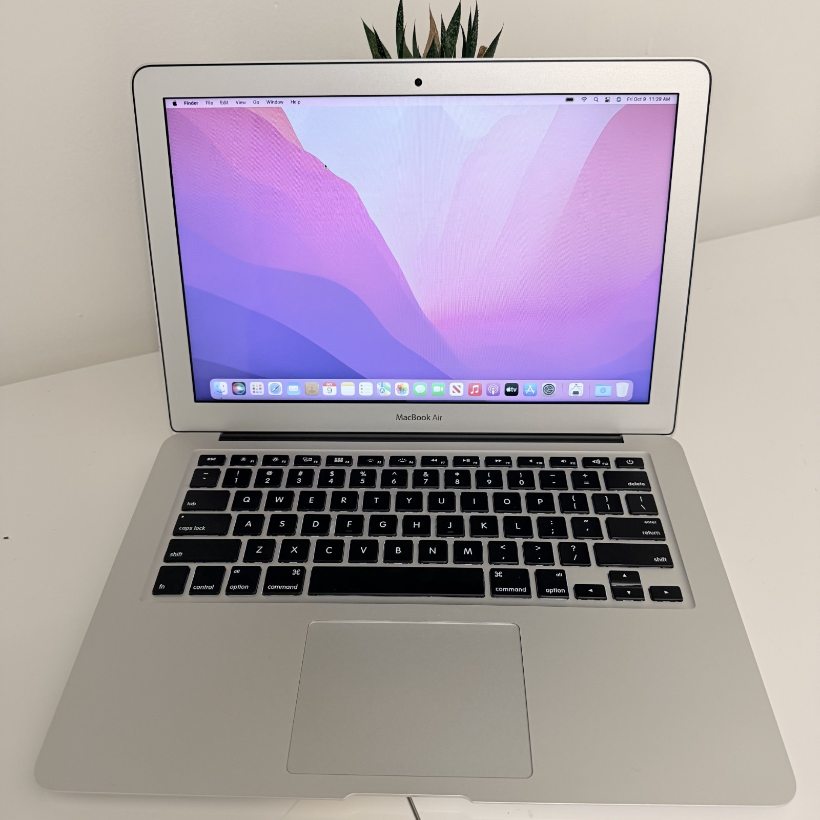 2017 Apple MacBook Air 13.3" A1466 i5 8GB RAM 256GB SSD Silver Cycle Count: 1
