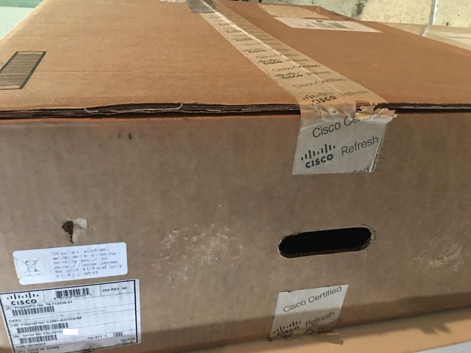 NEW CISCO2951-AXV/K9 3-Port Gigabit Security Voice Data Router CISCO 2951-VSEC