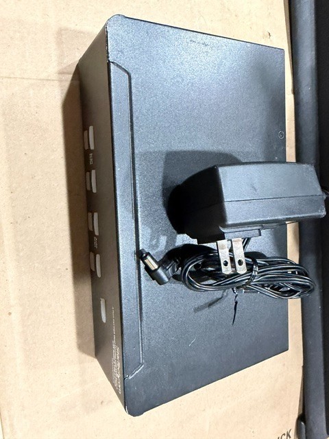 StarTech.com  StarView (SV431DDVDUA) 4-Ports External KVM Switch