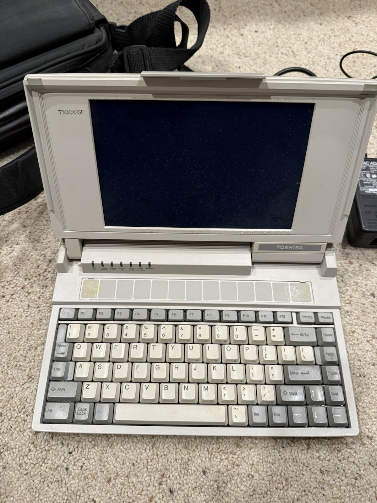 Toshiba T1000SE Vintage Laptop Model PA8003U With Case For Parts ￼
