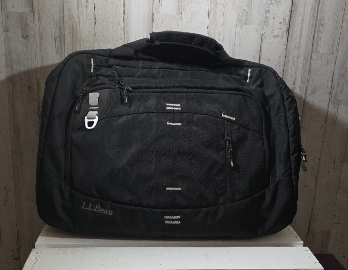 L.L. Bean Padded Laptop Messenger Bag Black Nylon Travel Work Briefcase 16”