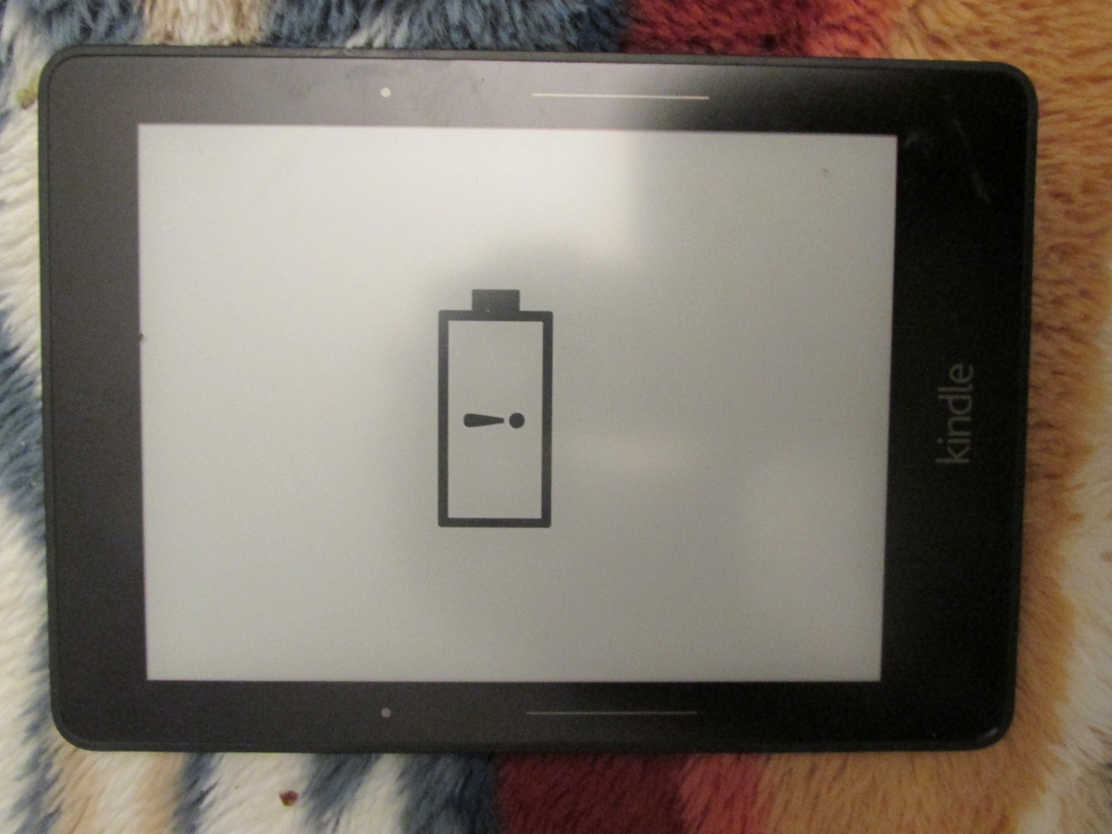 Amazon Kindle Voyage (7th Generation) NM460GZ 6" Display 4GB Wi-Fi eBook Reader