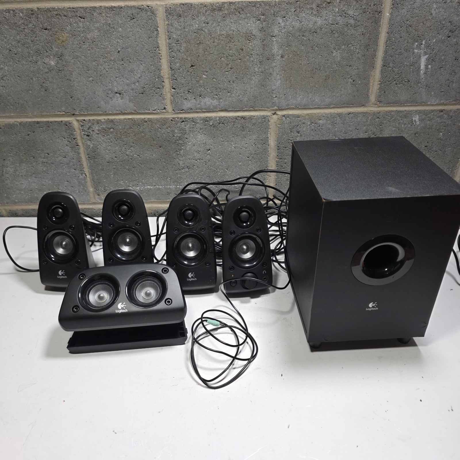 logitech z506 5.1 sourround sound speaker pc