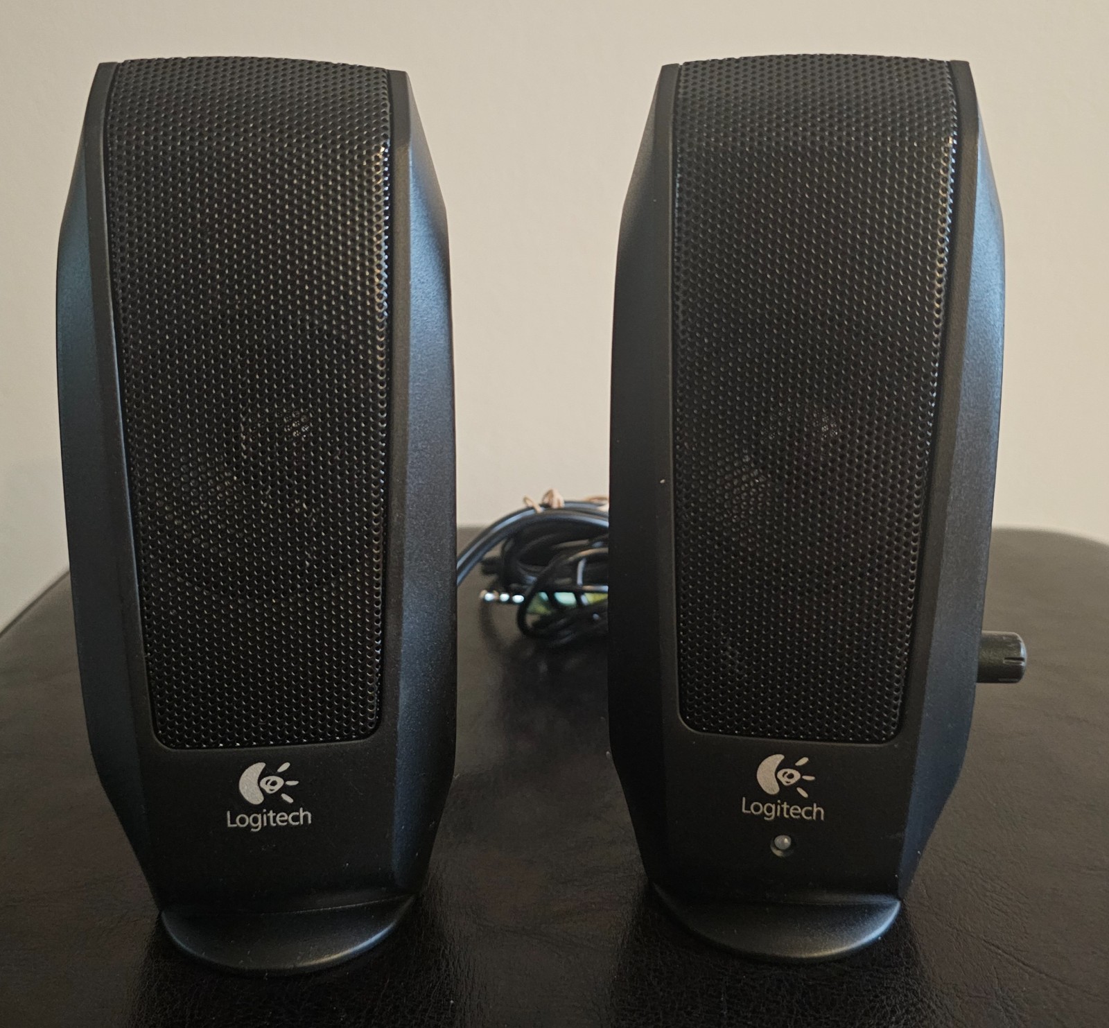 Logitech S-120 Black Desktop Computer Stereo Speakers M/N: S-00026