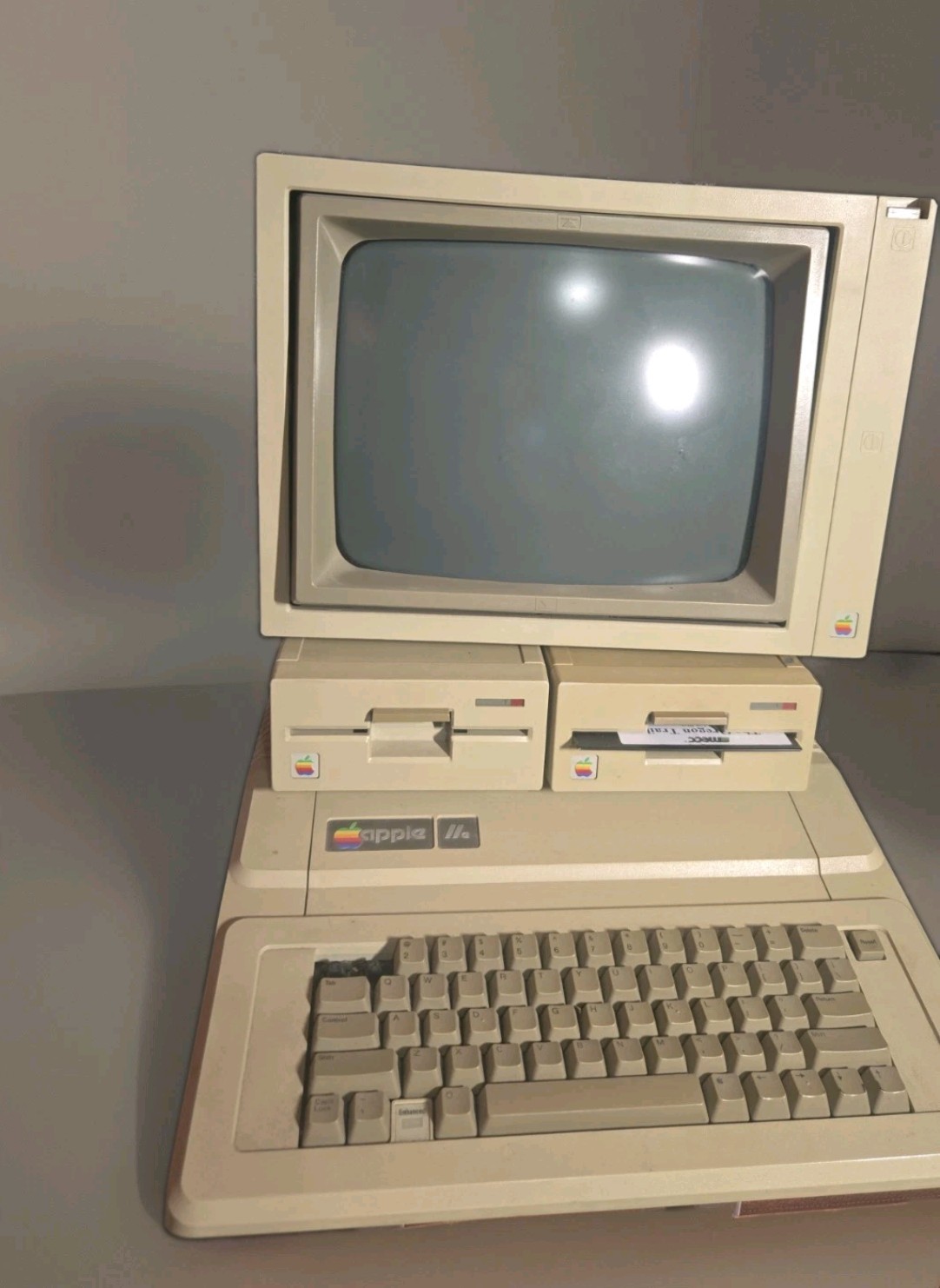 Vintage Apple IIe Computer +Monitor +2-5.25 Drive +Oregon Trail Tested Working