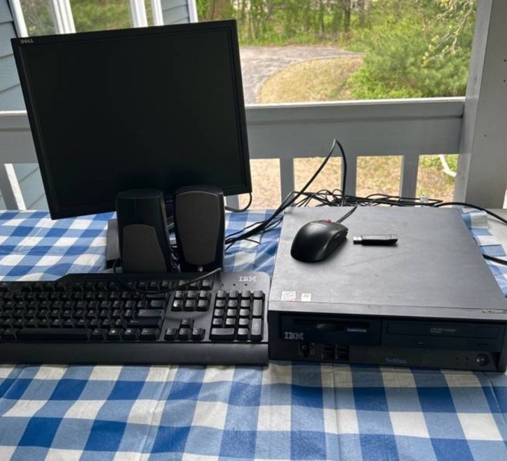 VINTAGE IBM NetVista DVD Player With Dell Monitor, IBM keyboard, Mouse, Speakers